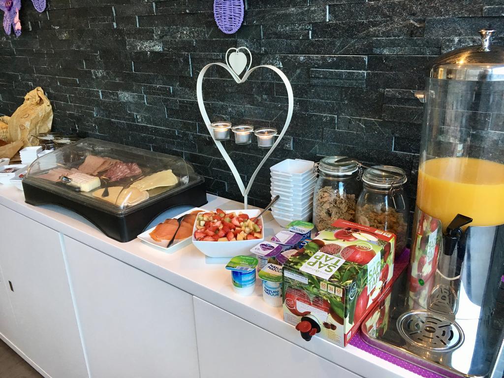 B&B Villa Curtricias Kortessem Exteriör bild